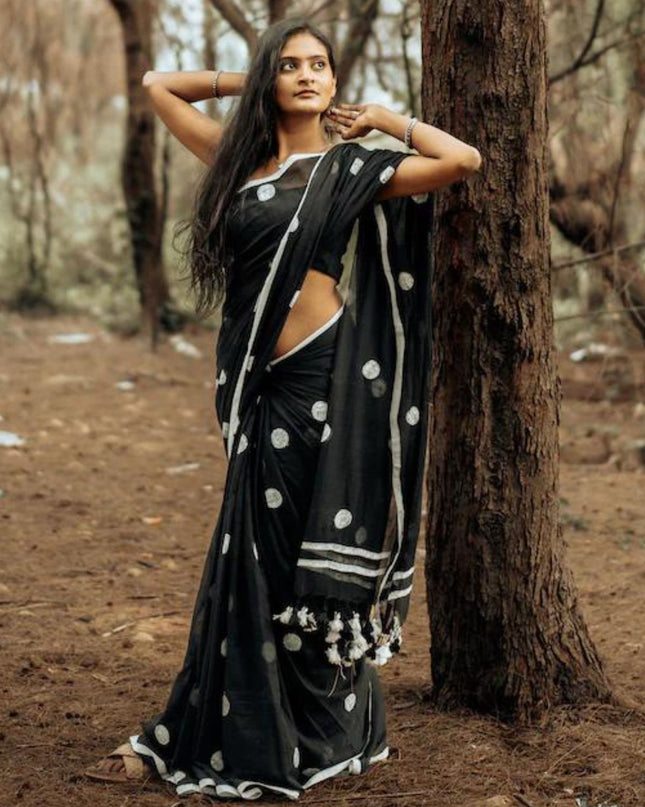 Handloom Pure 120 Count Mul Cotton Dots Saree