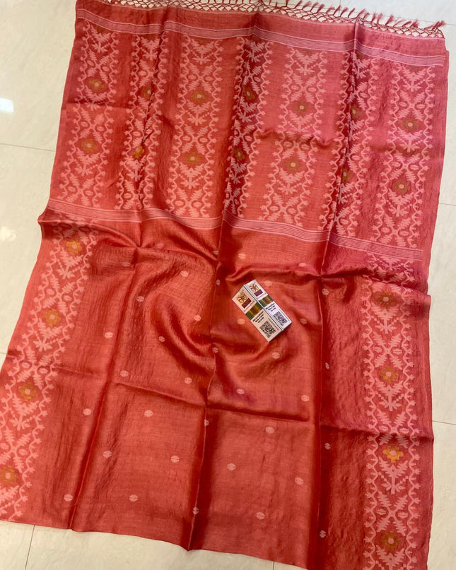 Weaving Buti Jamdani Saree