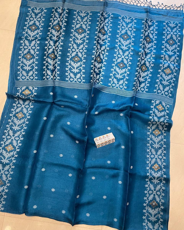 Weaving Buti Jamdani Saree