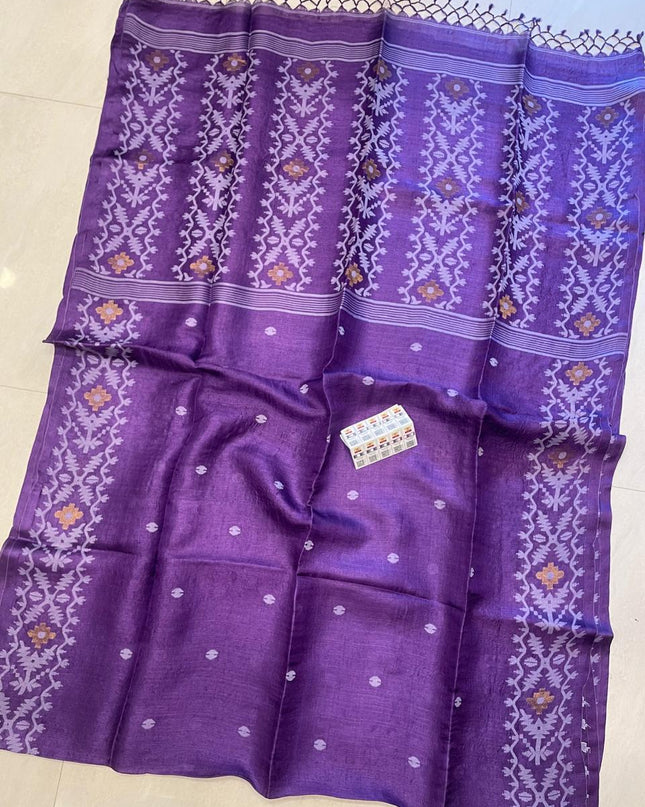 Weaving Buti Jamdani Saree