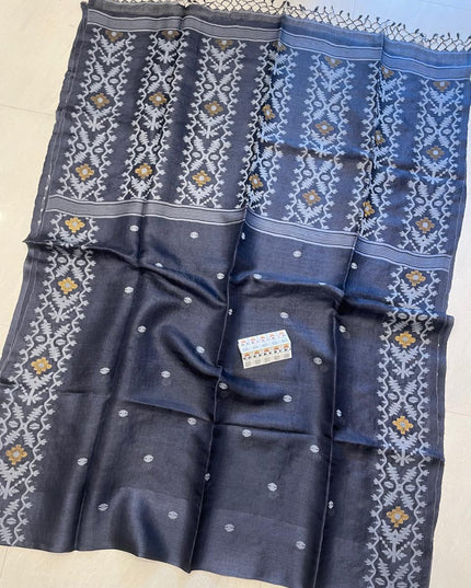 Weaving Buti Jamdani Saree