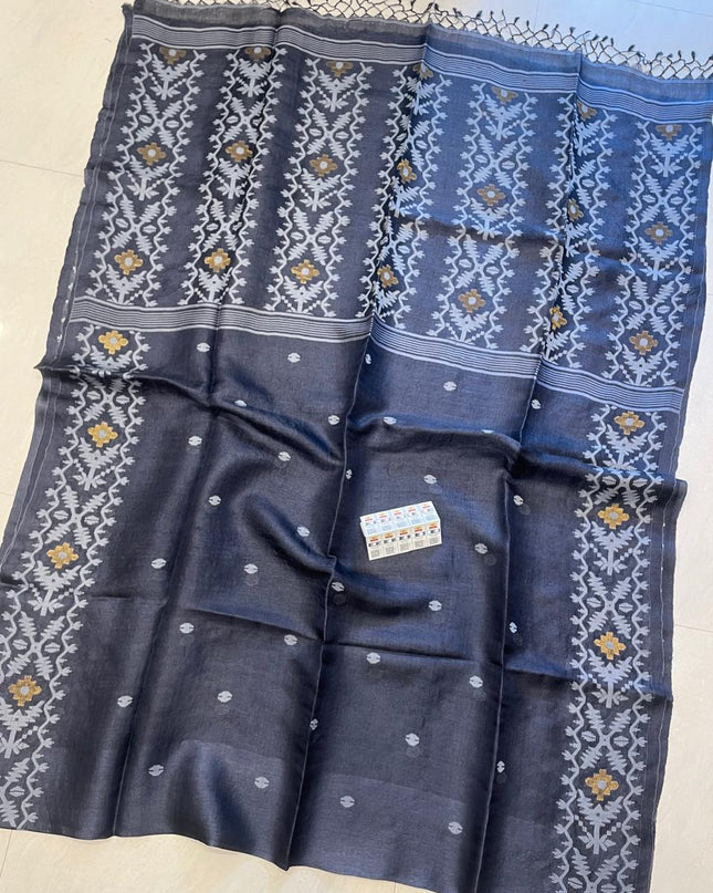 Weaving Buti Jamdani Saree