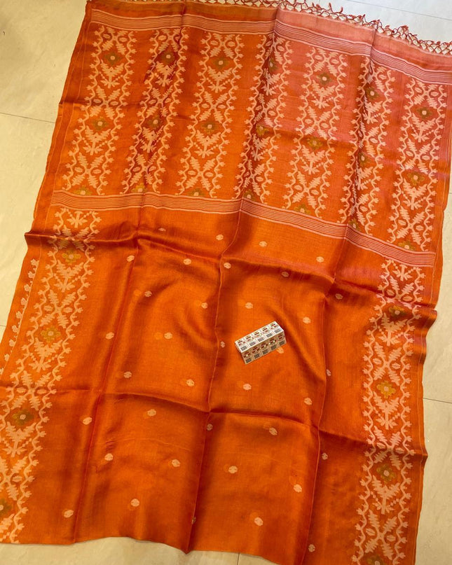 Weaving Buti Jamdani Saree